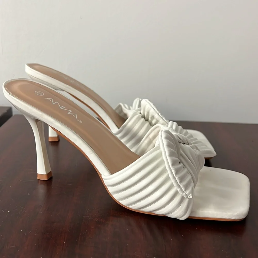 Shoes - Picture 2 of 4